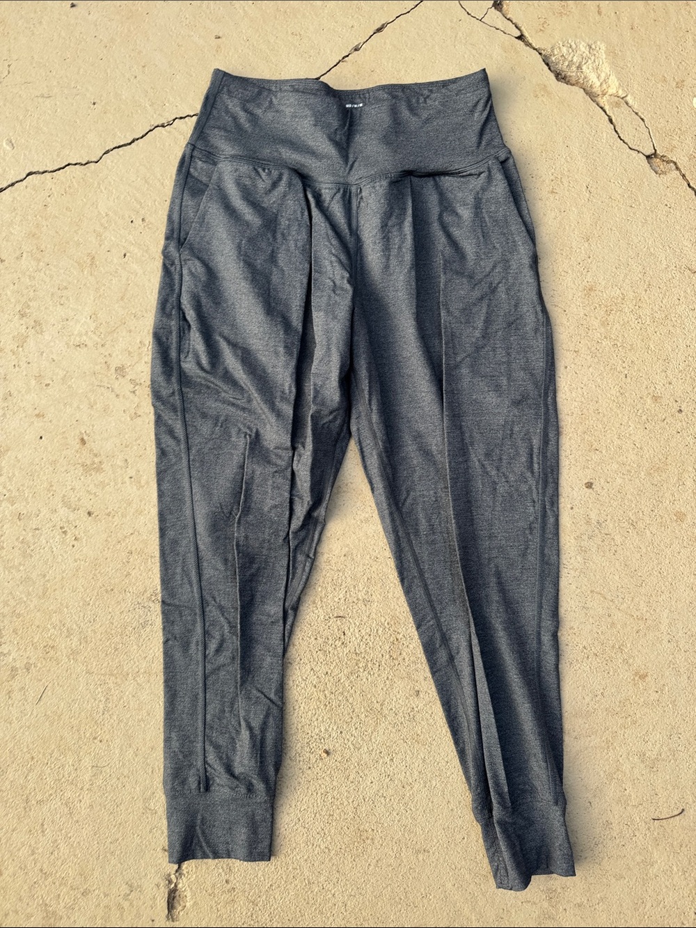 Under Armour Women's Charcoal Gray Track Fitted Joggers size Medium